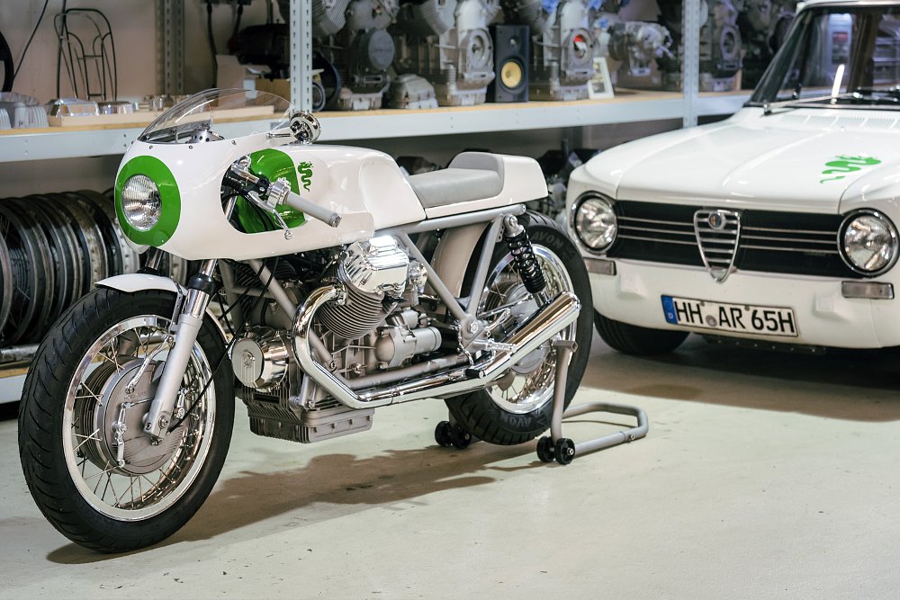 Kaffemaschine 37 and the Alfa Romeo Giulia GTA 1300 Stradale car that inspired its styling