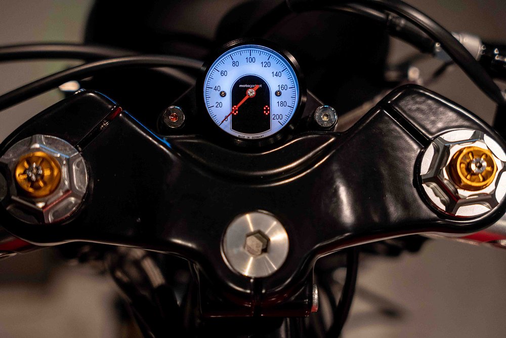 Gauge on the Revivial Cycles Royal Enfield INT650 custom cafe racer