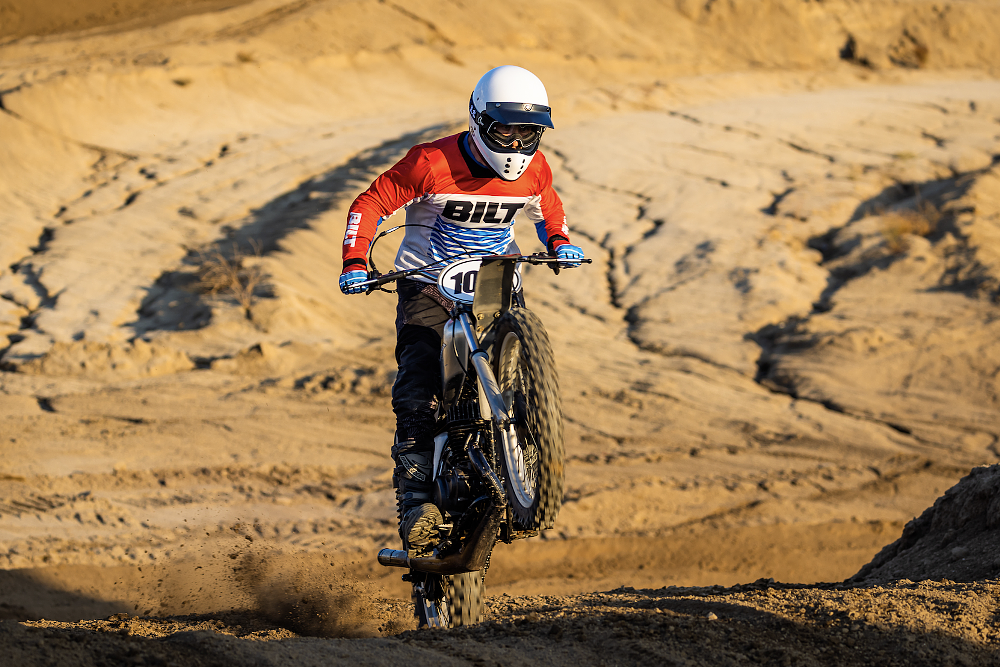 Honda CR250M Elsinore wheelie