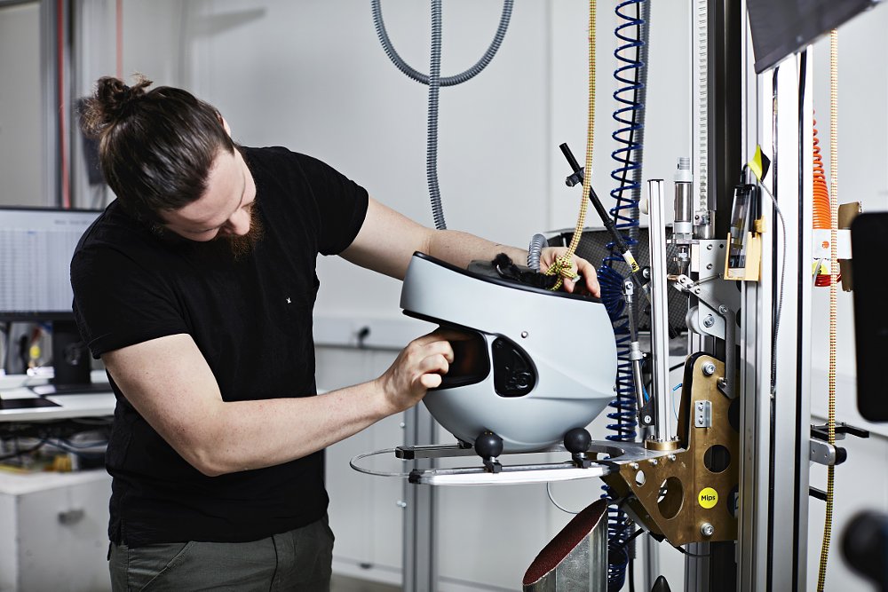 helmet being tested in the MIPS lab