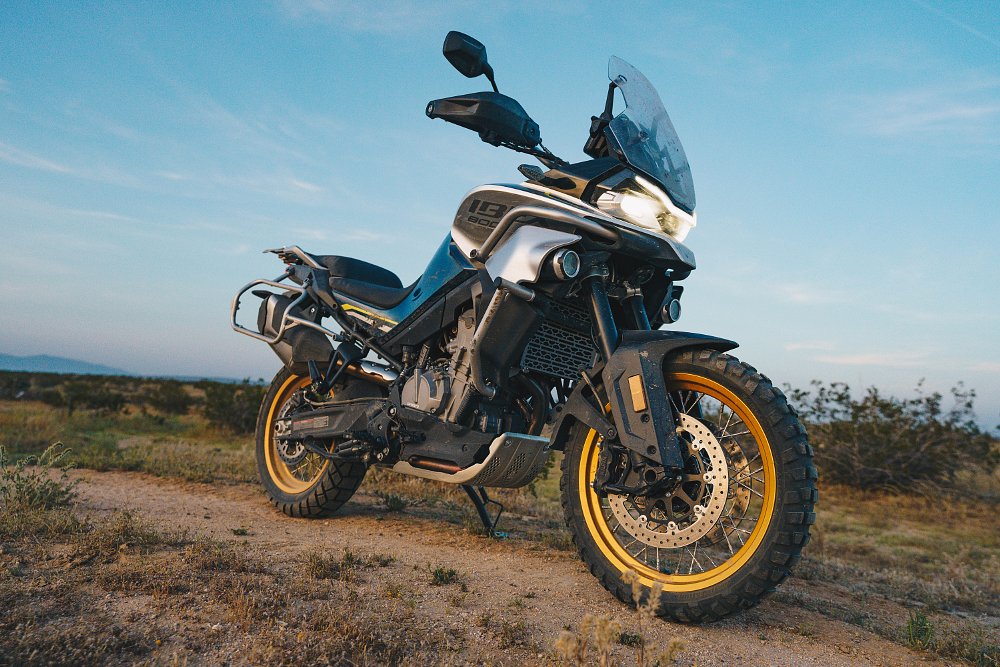 CFMOTO Ibex 800 T right-side beauty