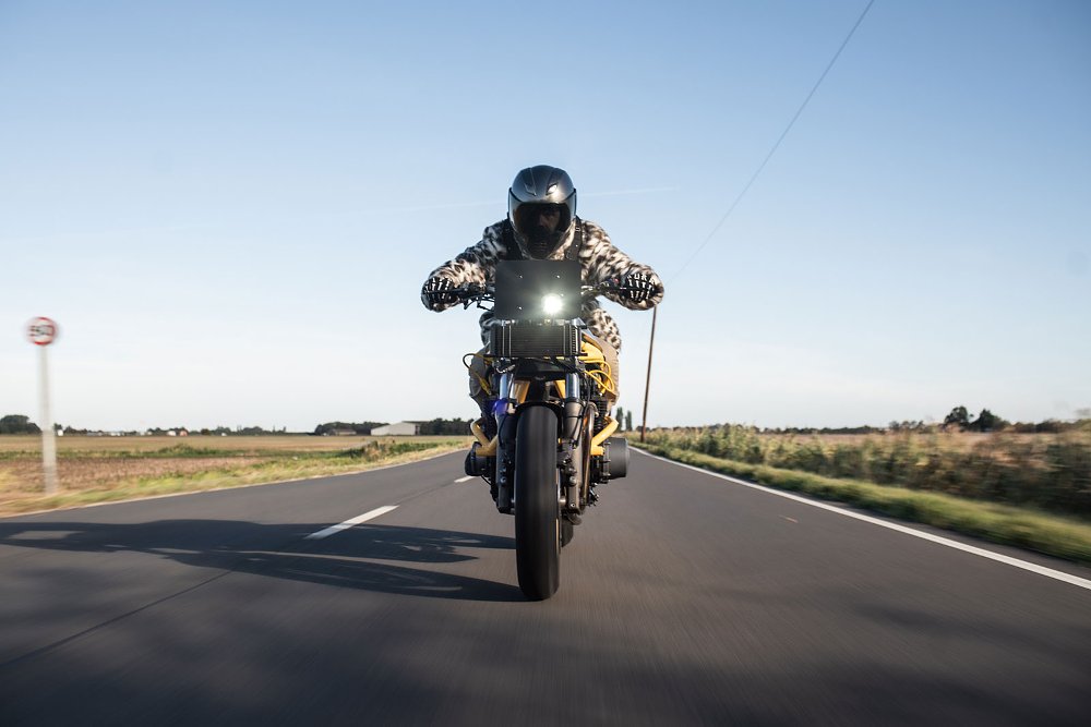 front view of the Harris Magnum 2 on the road