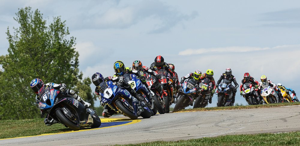 Cameron Beaubier leading the pack of motorcycles in the MotoAmerica Superbike race at Road Atlanta
