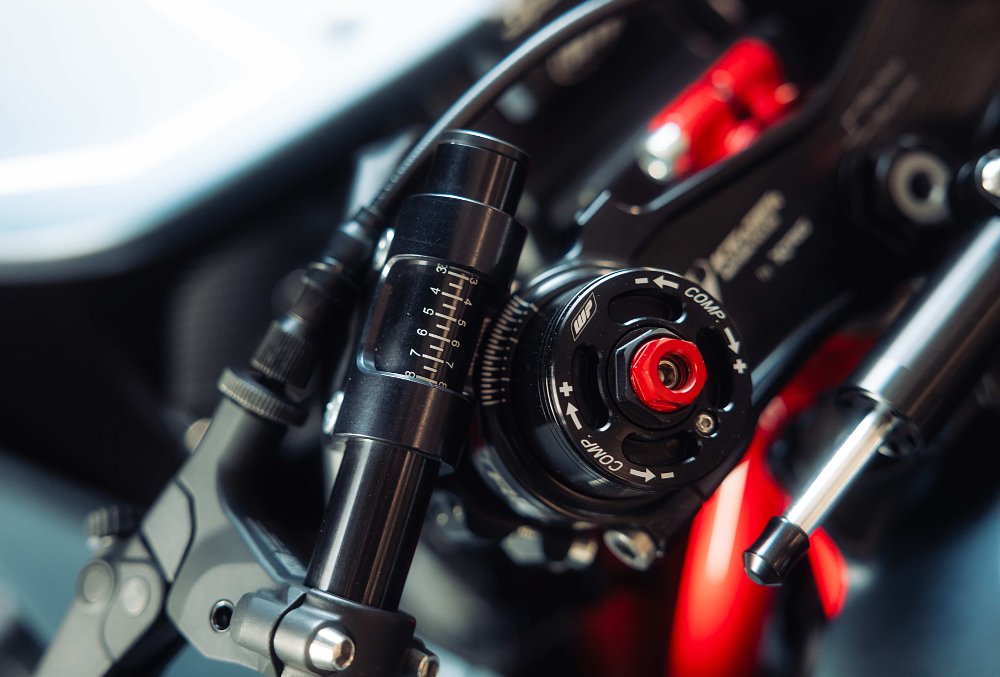 2024 Kramer GP2-890RR fork cap and triple clamp detail.