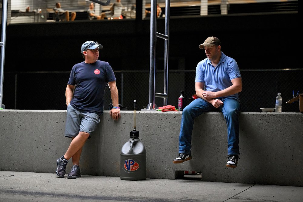 MNNTHBX gas guys at Barber