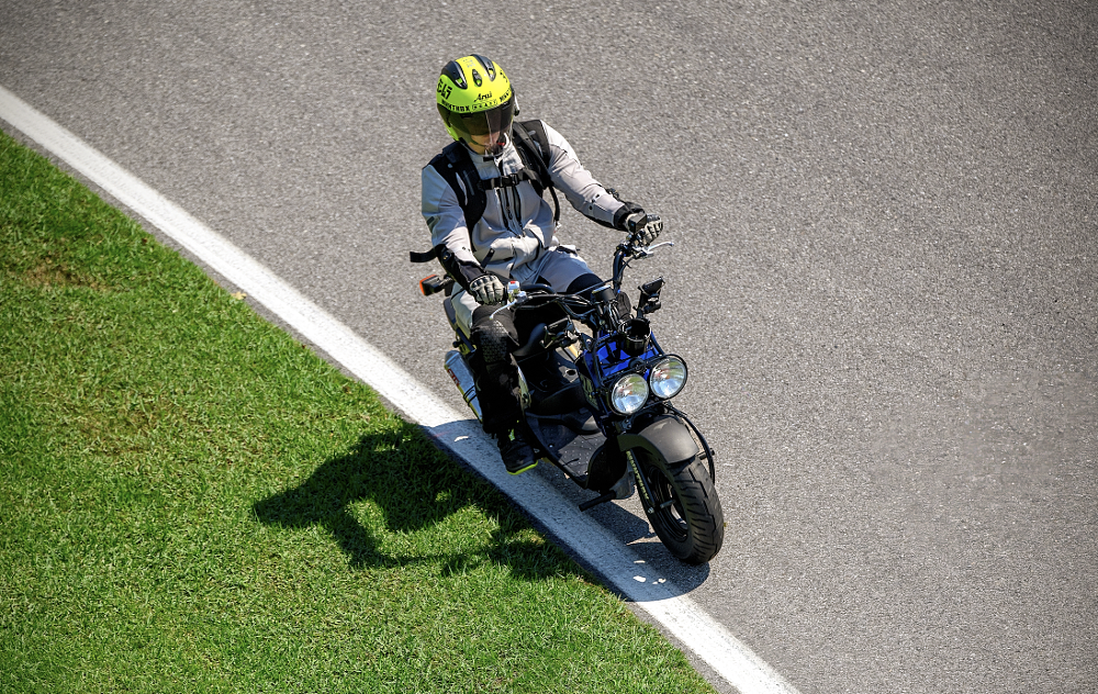 MNNTHBX 50cc record attempt overhead track shot