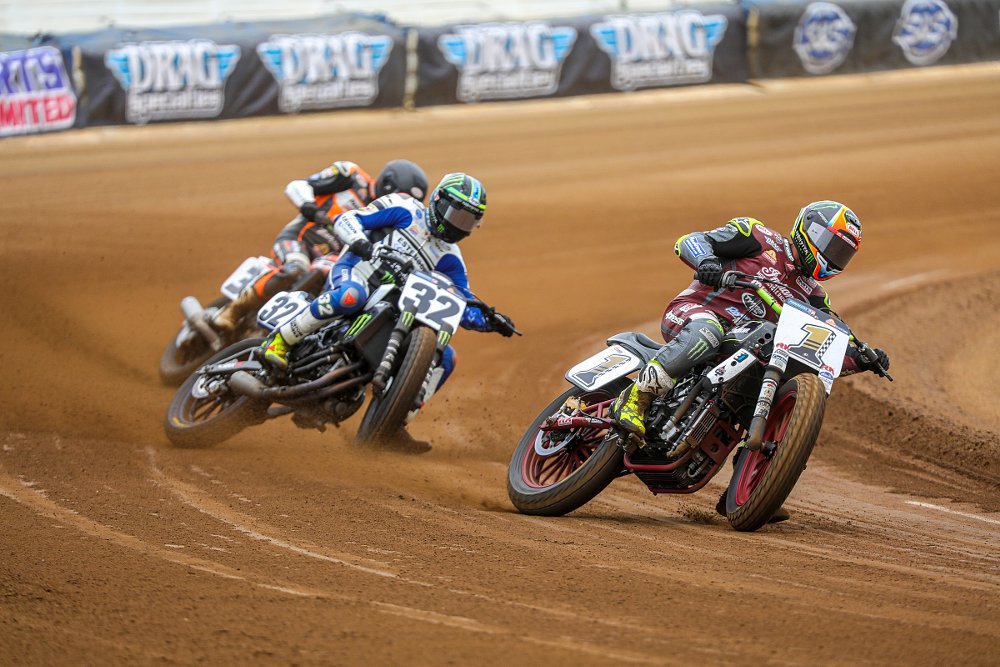 Daniels and Mees racing against each other at mid-season
