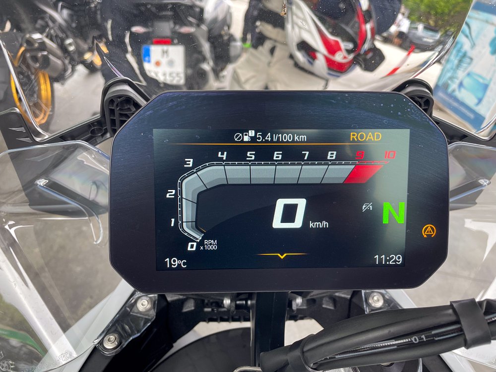 display on R 1300 GS's 6.5-inch TFT
