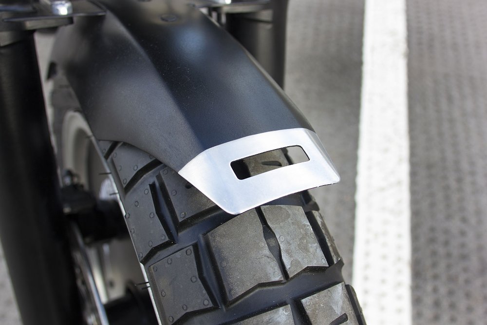 closeup of front fender with rounded rectangular cutout