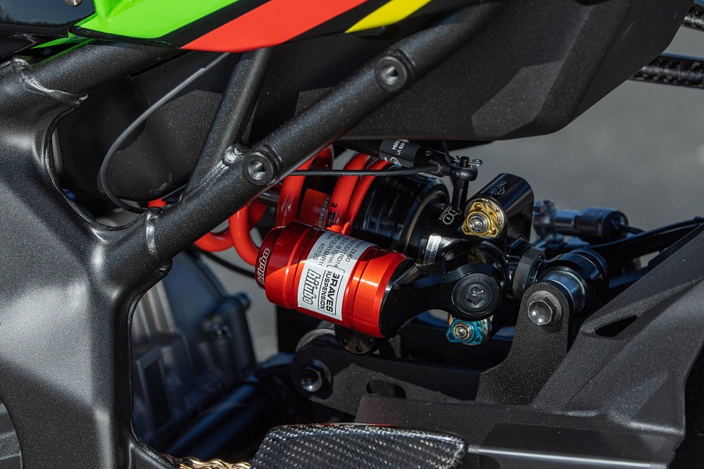 rear suspension on the Graves ZX-4RR