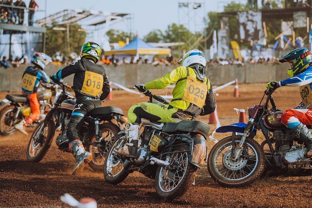 racers on the dirt track