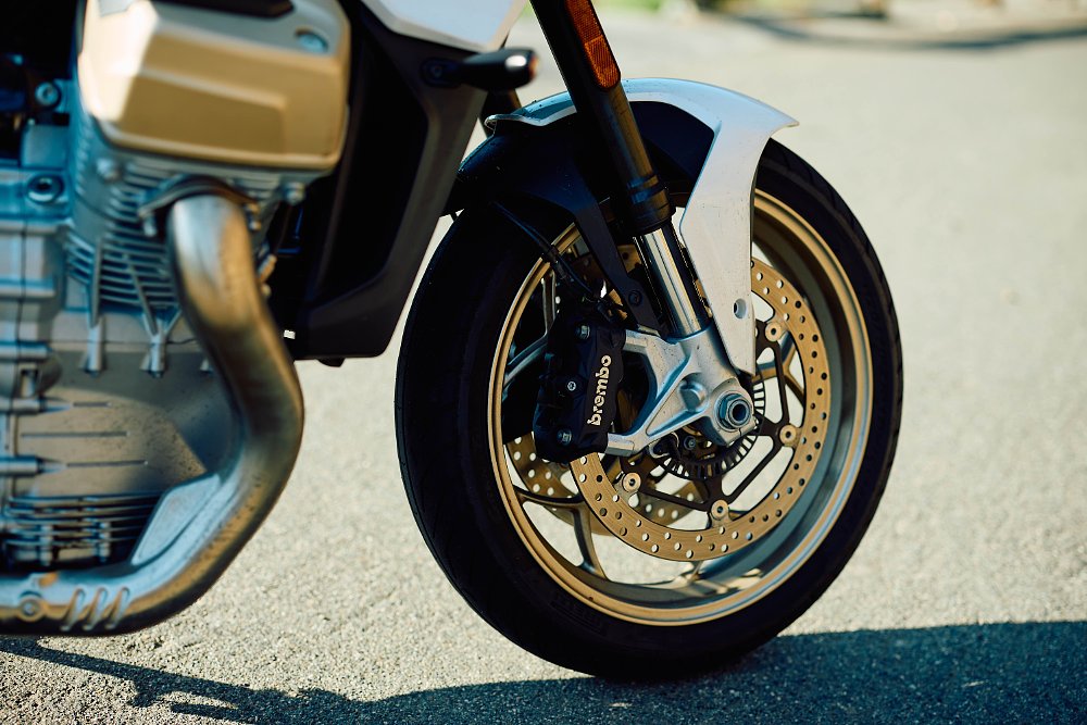 2023 Moto Guzzi V100 Mandello front brake detail