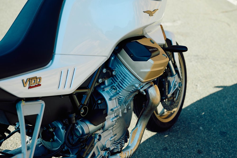 2023 Moto Guzzi V100 Mandello right cylinder detail