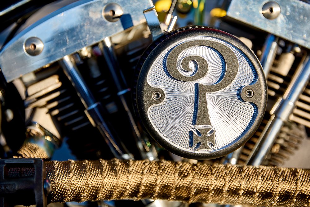 closeup of the question mark air cleaner cover