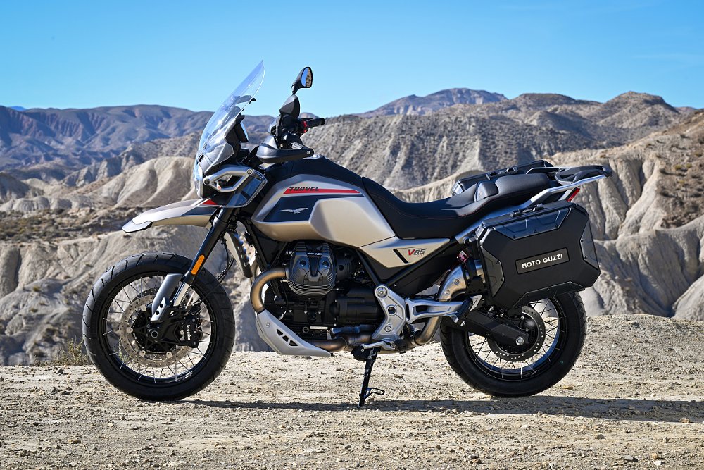 V85 TT Travel on the road