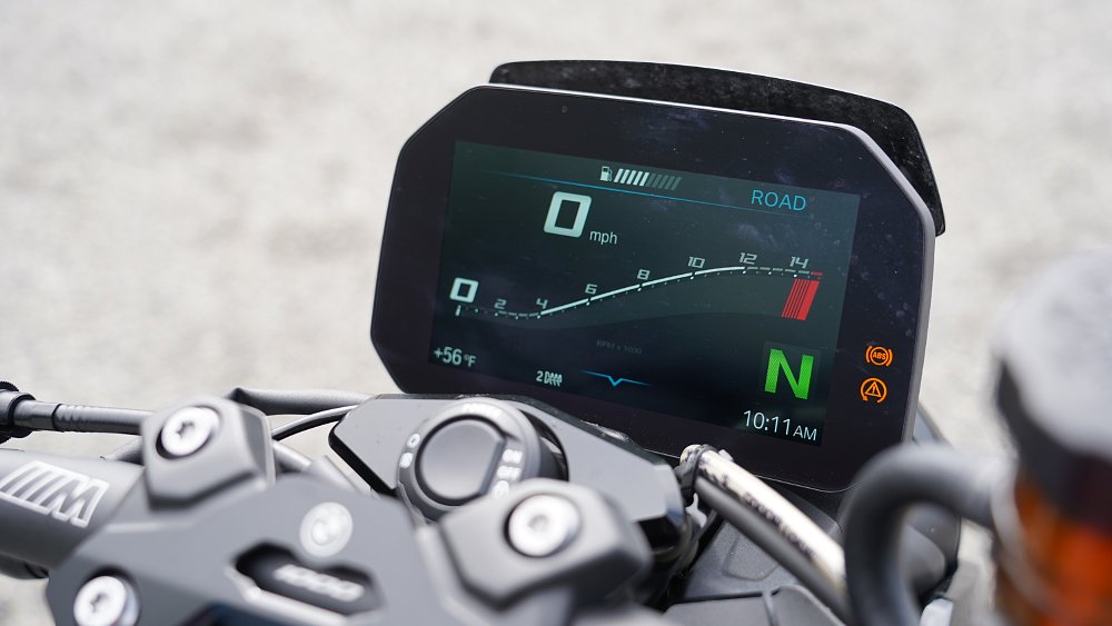 2023 BMW M 1000 R TFT dash display detail.