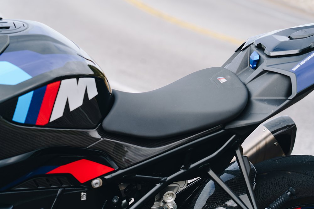 2023 BMW M 1000 R seat detail