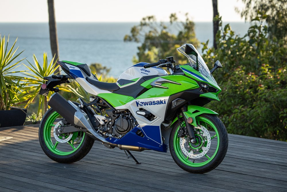 side view of the 40th Anniversary edition in throwback colors