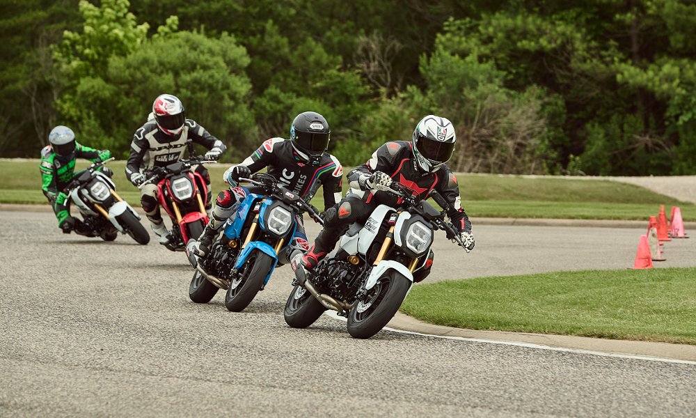 Zack chasing three other Groms