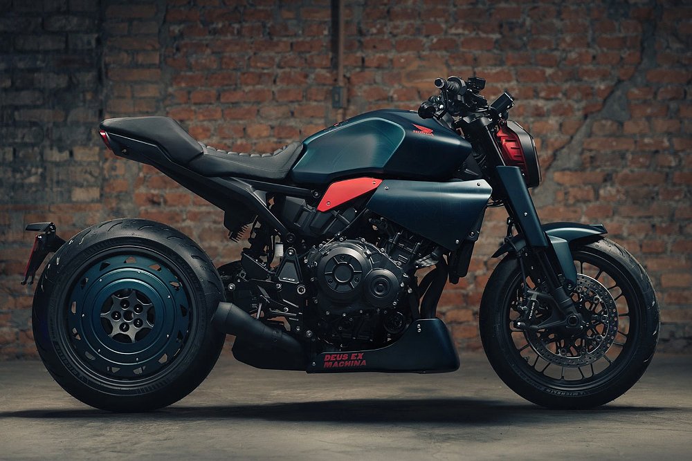 CB1000R looks black in normal light