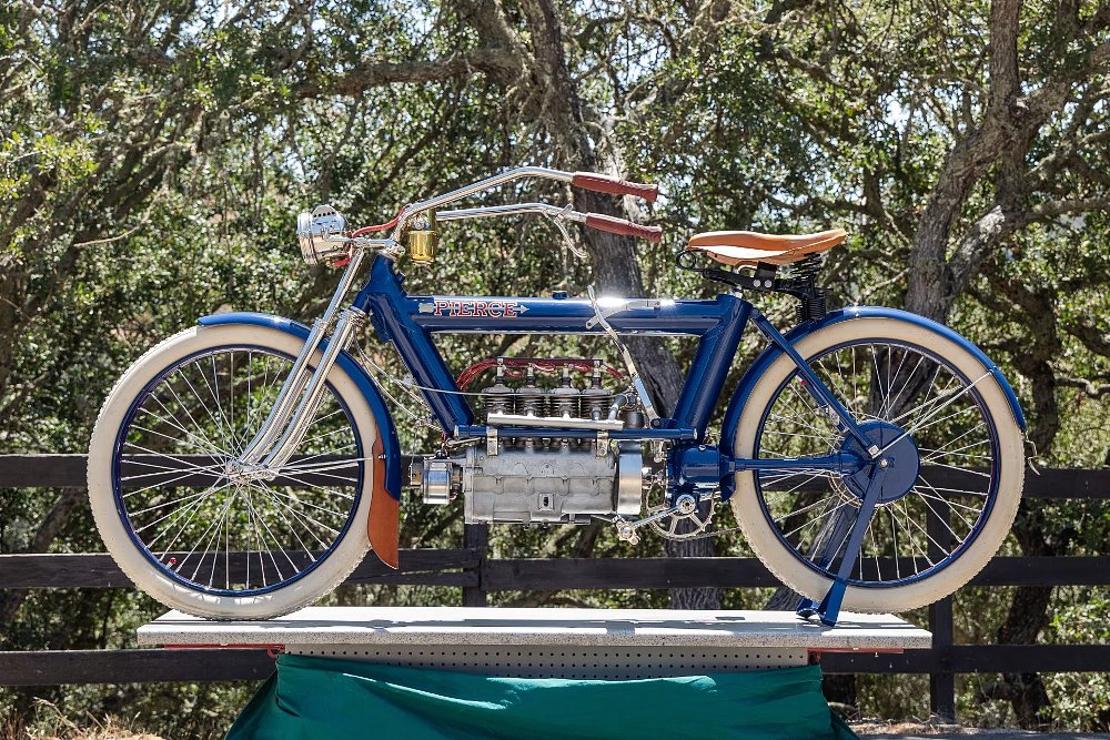 side view of the 1912 Pierce Four