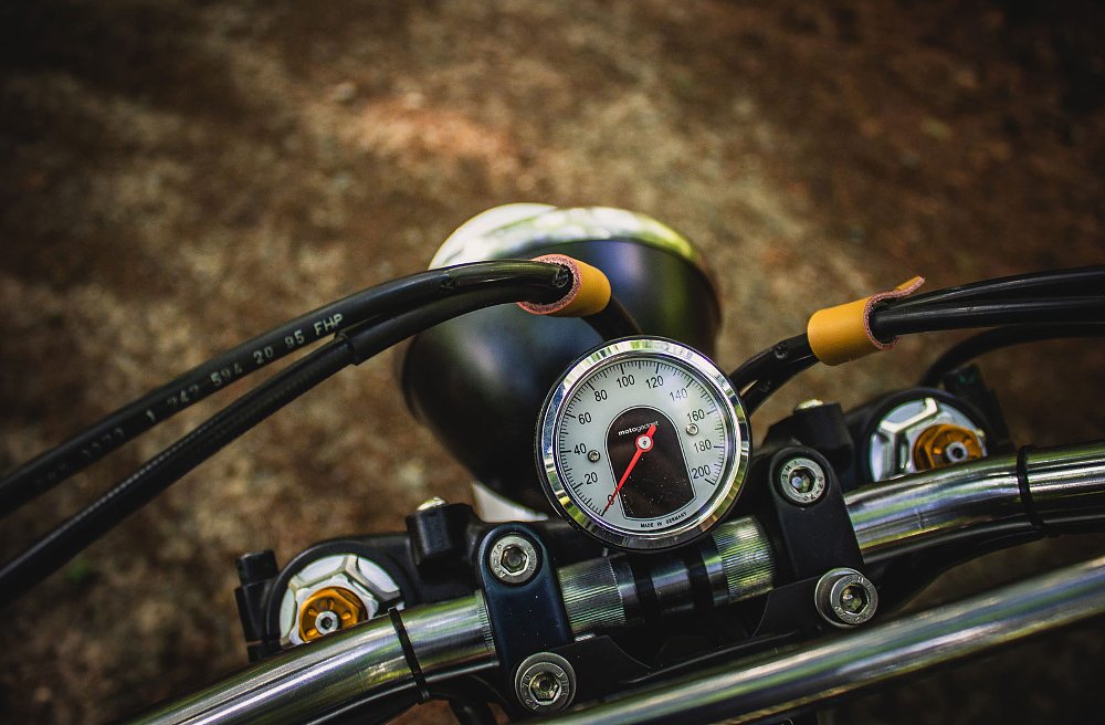 minimal round speedometer