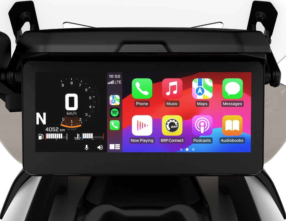 photo of the full-color TFT display on the Canyon