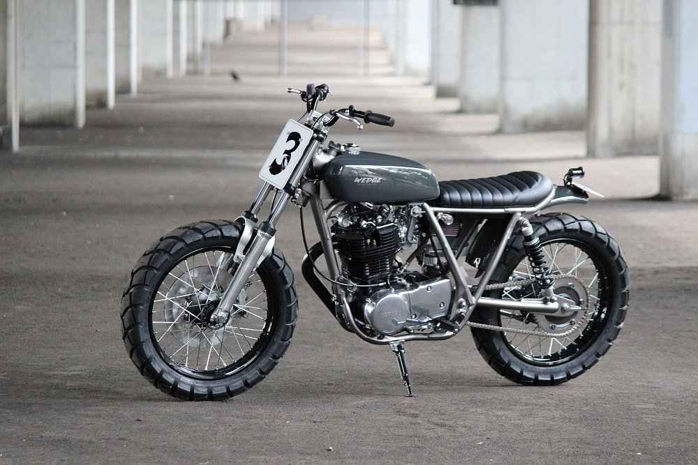 side view of the SR400 custom motorcycle