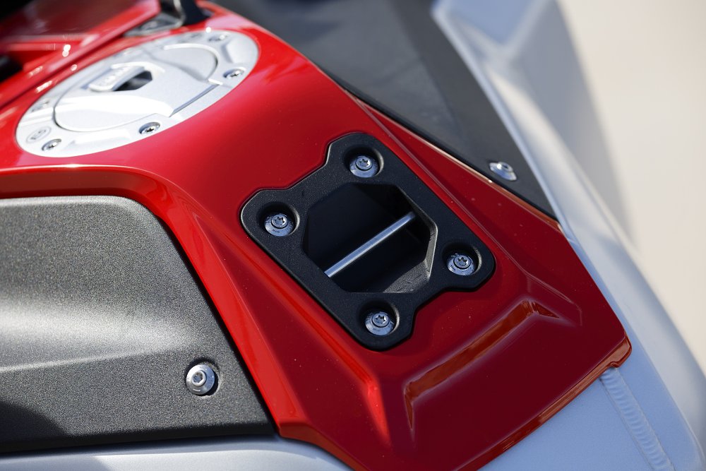 GS Adventure tank with a latch for attaching the tank bag