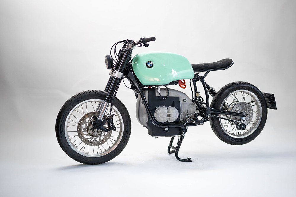 studio photo of a light blue-green LMC BMW R00