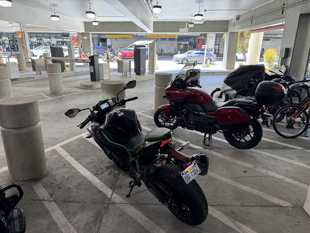 Free motorcycle parking at LAX