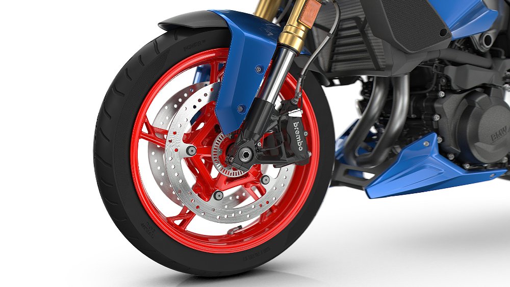 The BMW F 900 R's new 17-inch front wheel in bright red paint. 