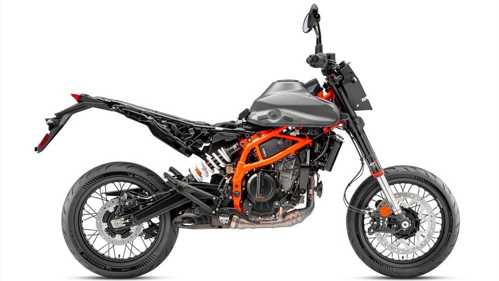 A side profile of the KTM 390 SMC R with its bodywork removed. 
