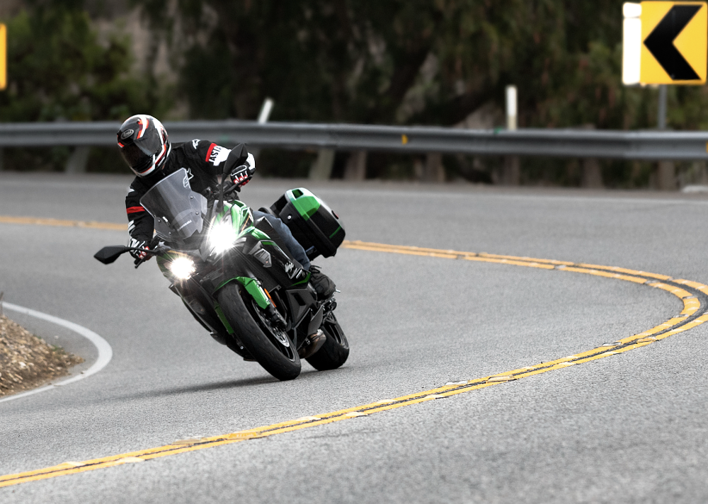 2025 Kawasaki Ninja 1100SX SE cornering 
