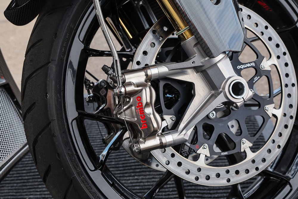 2025 CVO Road Glide RR front brake