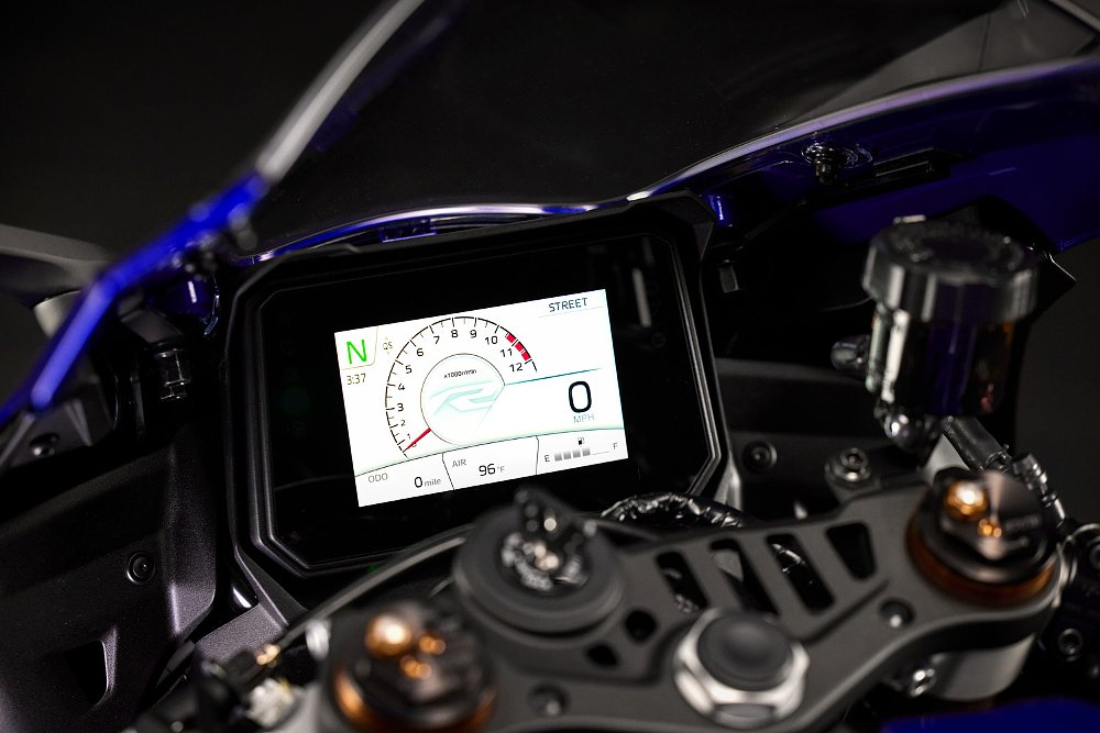 2025 YZF-R9 TFT dash