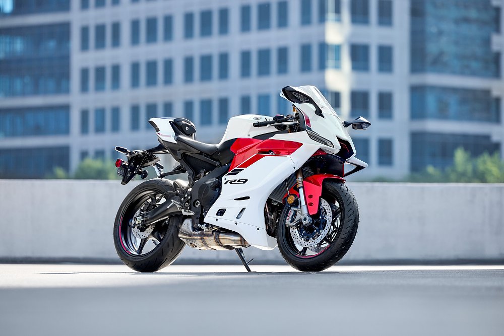 2025 YZF-R9 static beauty