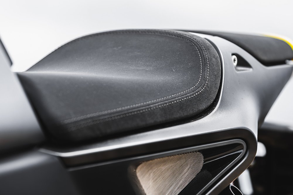 A close-up of the Vitpilen 801's seat.
