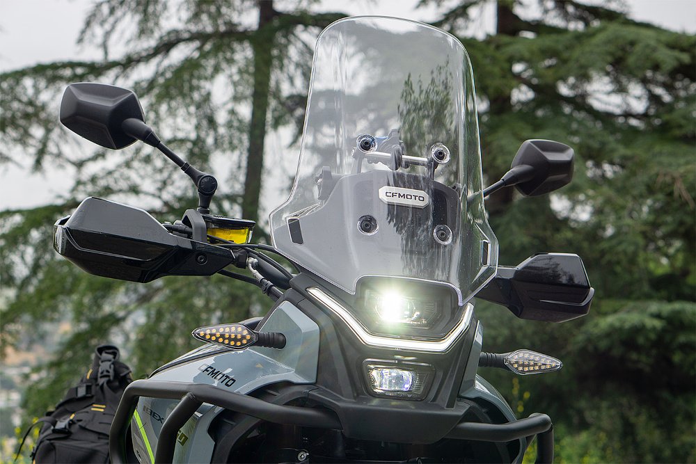 A head-on shot of the Ibex 450's tall windscreen.