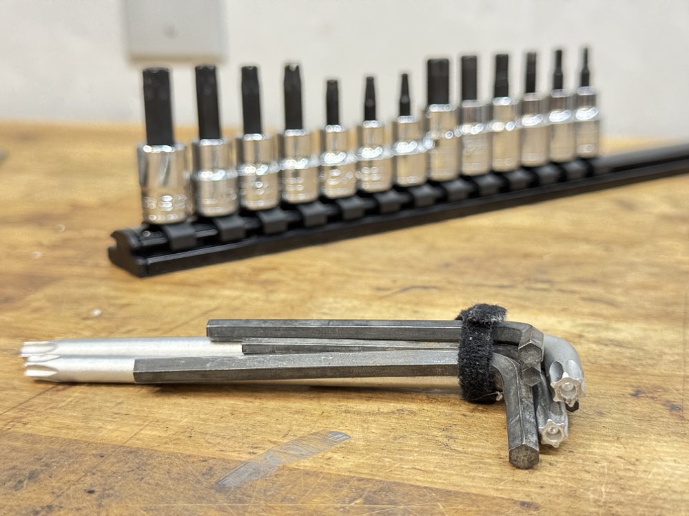 Hex keys and torx keys for a motorcycle tool kit
