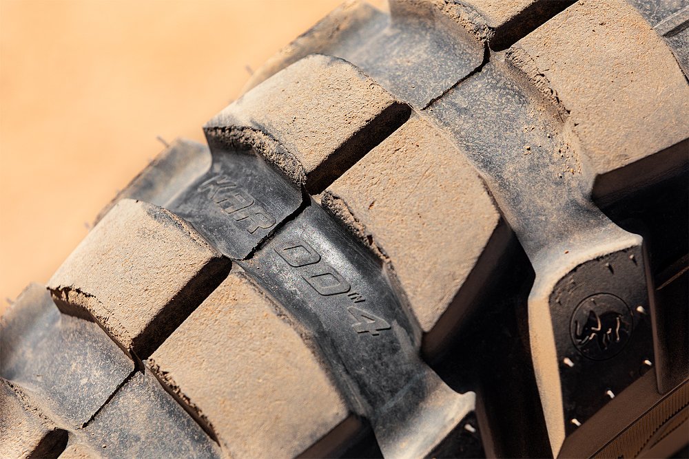 A close-up of the 390 Enduro R's Metzeler Karoo 4 tires.