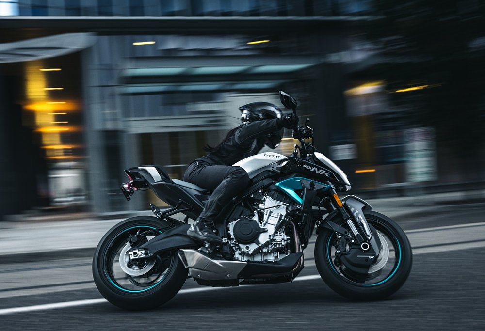 riding the 675NK at night on a city street