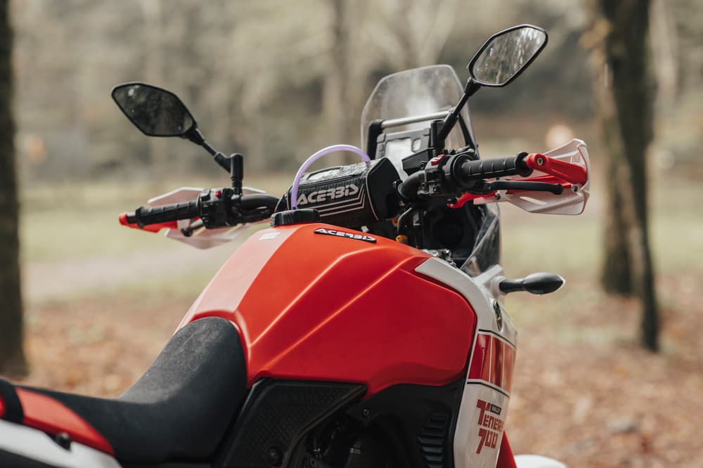 Acerbis fuel tank cap detail